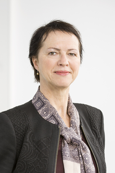 Frau Dr. Claudia Erhart-Wandschneider Bereichsleiterin Gesundheit & Soziales